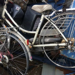 タイヤを取った自転車